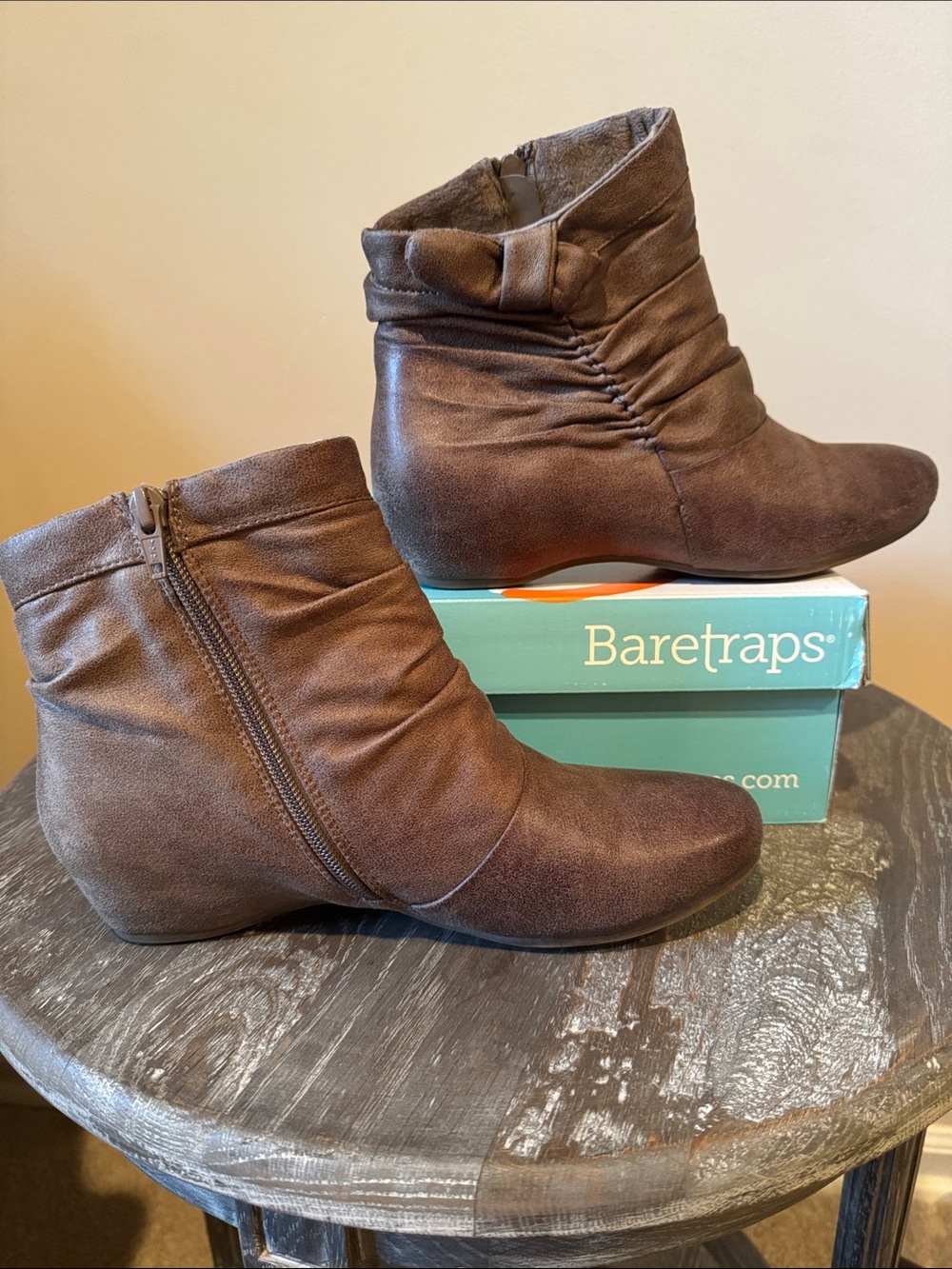 BareTraps Brown Sakari Ruched Ankle Booties with Side Zip Size 8.5M
